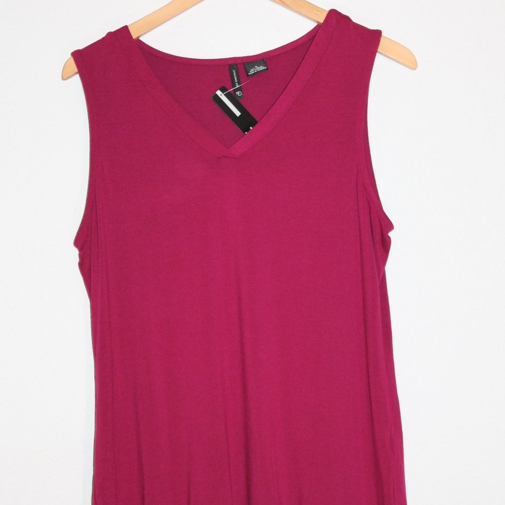 New Directions V-neck Red Tunic Tank NWT - Size S